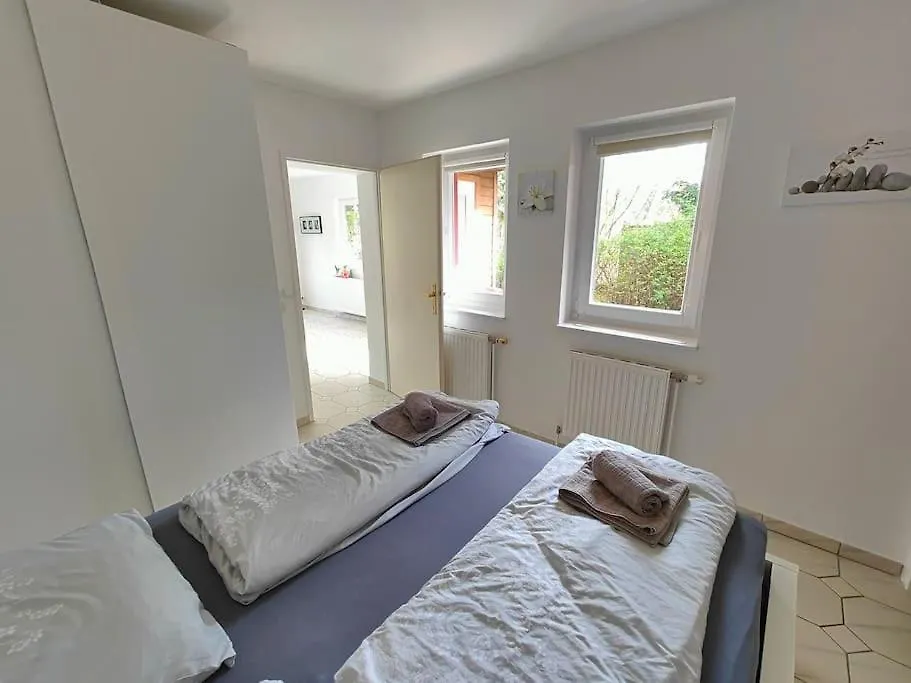 Romantic Apartment With Big Terrace And Garden View Bécs